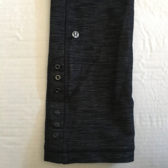 Lululemon denim Ride Button On Crop scalloped hem - Picture 6 of 10